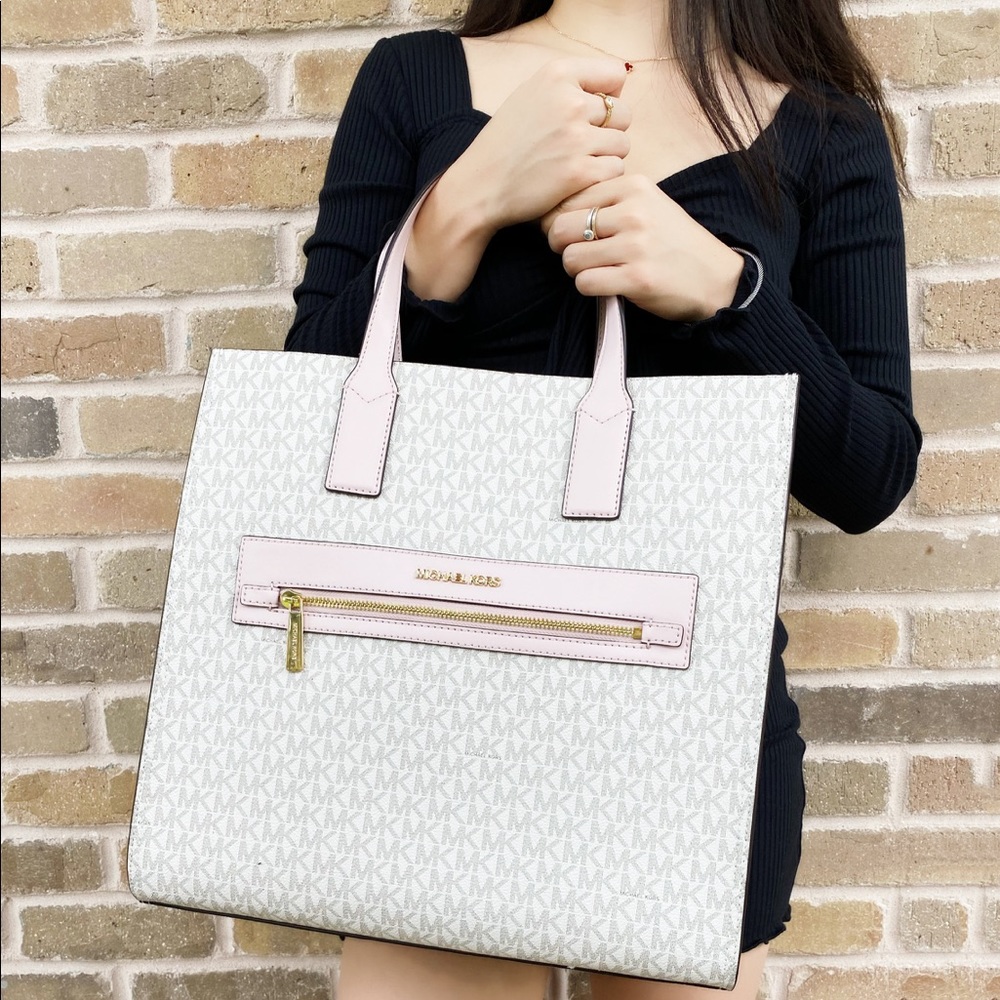 Michael kors XL Satchel zip tote SALE‼️ - Picture 5 of 8